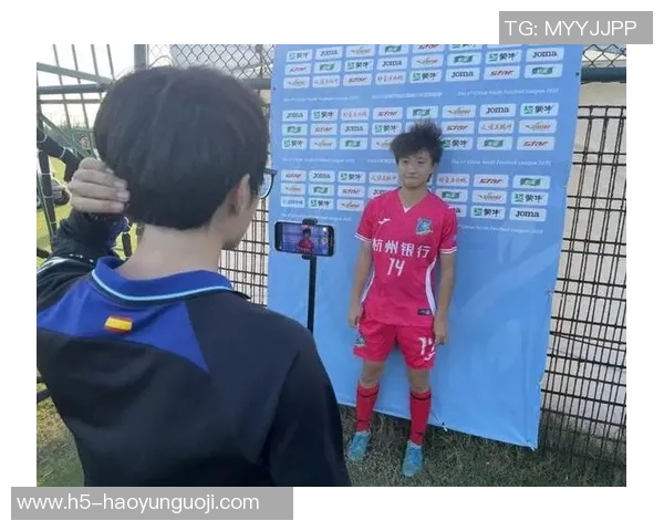 实时新闻王娜的足球人生深度对话探索她的成长与梦想之路